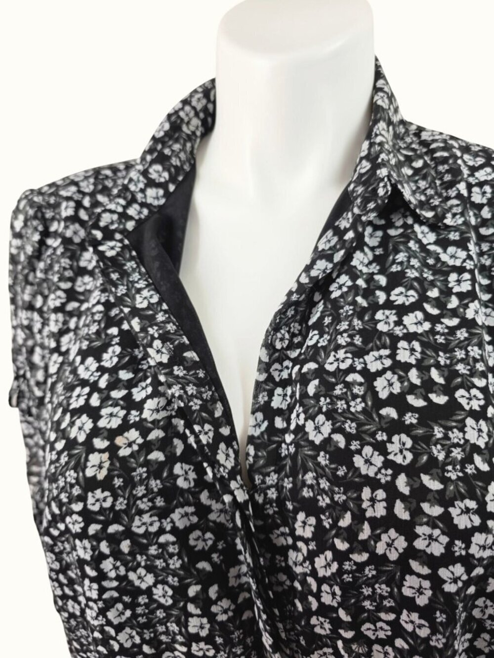 DR2 Black White Floral Slit Sleeve w Bows Blouse Size 1X Plus Size Fully Lined